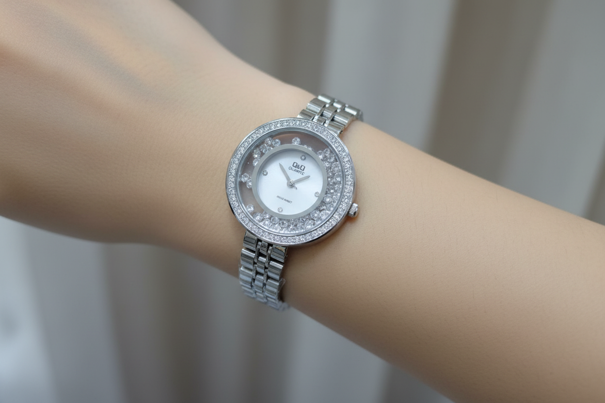 Reloj en muñeca femenina