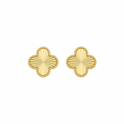 Aretes trébol oro 18k fondo blanco