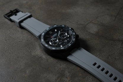 Reloj Curren negro silicona gris – lifestyle urbano