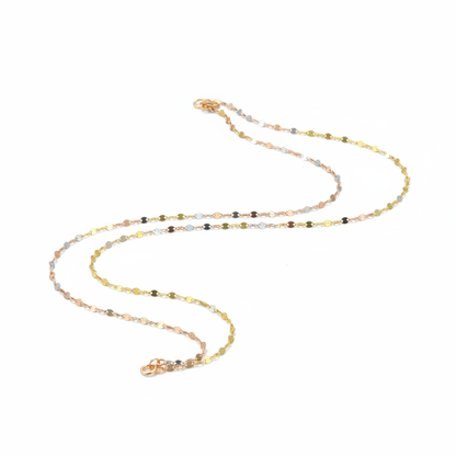 Cadena tricolor oro 18k sobre fondo blanco