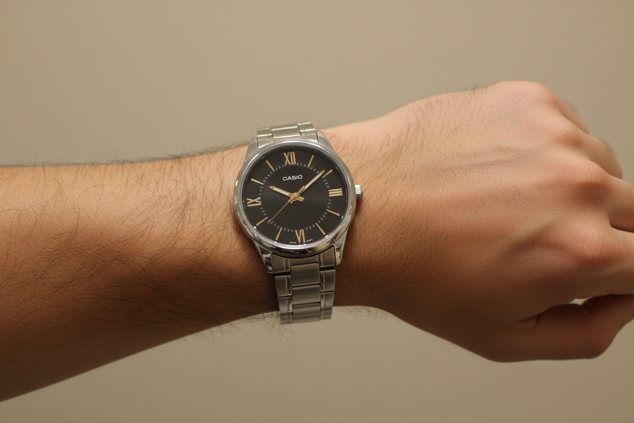 Casio Clásico REF 15881 - en muñeca masculina