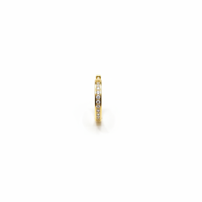 Candonga oro 18k barra zirconias fondo blanco
