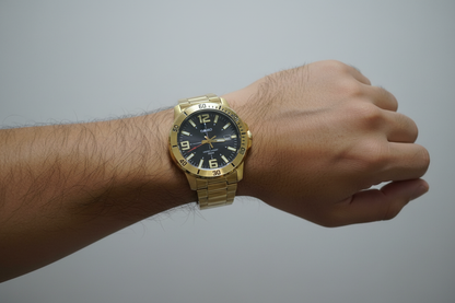 Casio Deportivo Dorado REF 18206 - en muñeca masculina