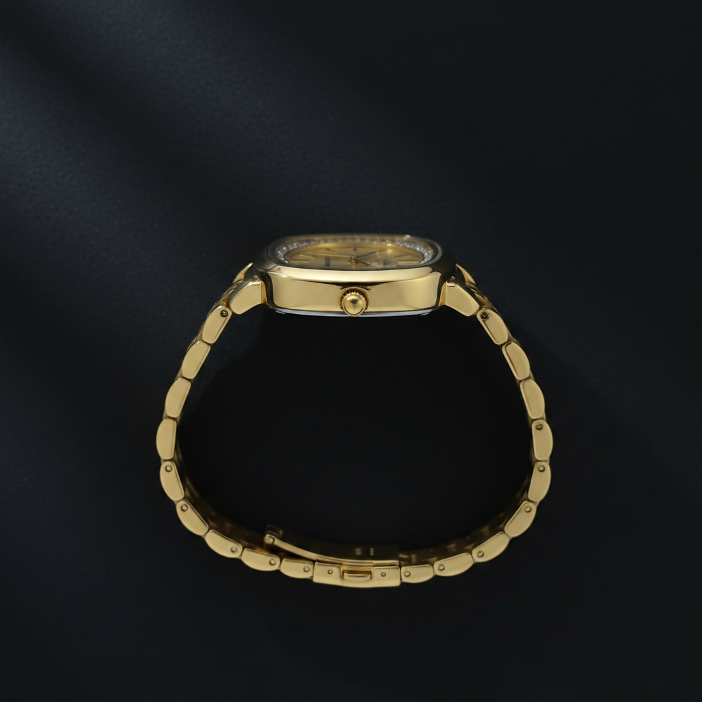 Reloj Q&Q dorado cuadrado - vista de perfil brazalete