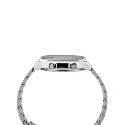 Reloj Casio retro plateado — perfil lateral