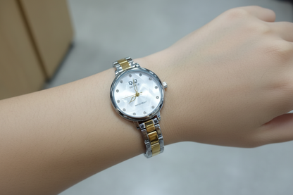 Reloj en muñeca femenina
